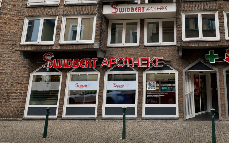 Front swidbert apotheke